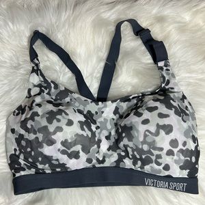 Victoria’s Secret SPORT Gray and White Sport Bra Size 34D